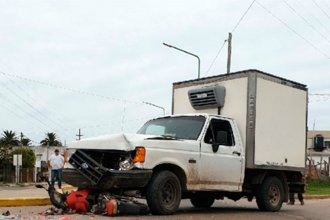 Tragedia en el acceso sur a Gualeguaychú: motociclista perdió la vida en el acto al colisionar con una camioneta