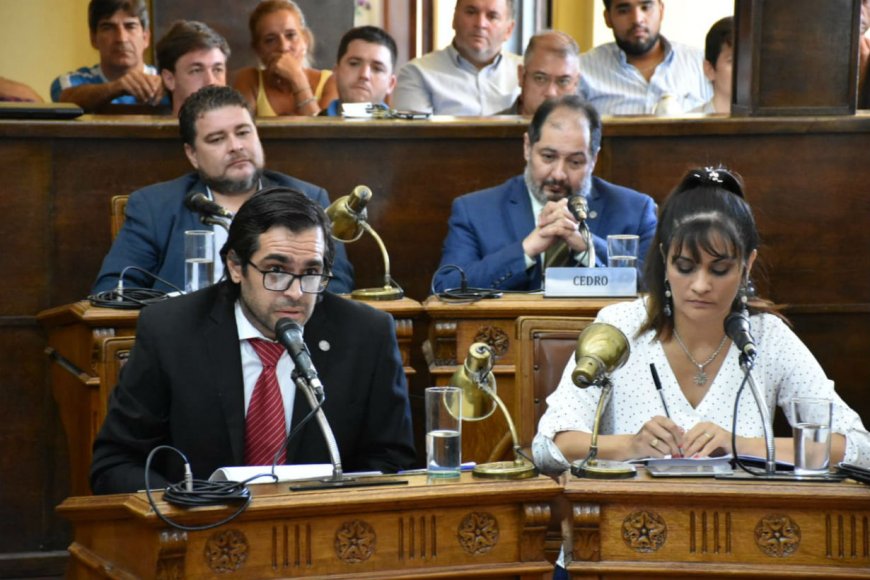 Gallo y Villalba le respondieron a la oposición.