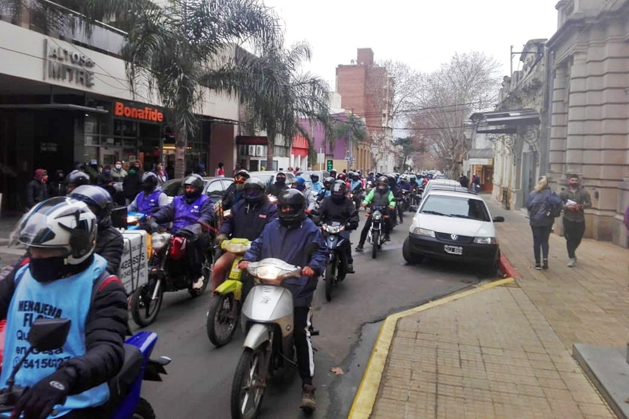 La marcha de hoy (foto: Diario Río Uruguay).