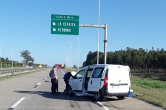Frente al acceso a La Clarita, un conductor se durmió y chocó contra un camión