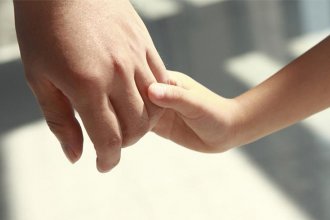 Lanzan convocatoria de aspirantes a adoptar una nena con discapacidad que quiere ser elegida como hija