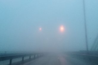 Alertan a conductores por visibilidad reducida por bancos de niebla
