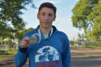 Eduardo Pelichero, el campeón argentino que reparte su tiempo entre el triatlón y el estudio universitario