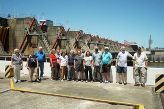 Jubilados visitaron el Complejo Hidroeléctrico, el Ecoparque y el museo de Salto Grande