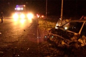 Trágico choque entre un auto y un camión: murió una mujer y otras dos resultaron heridas