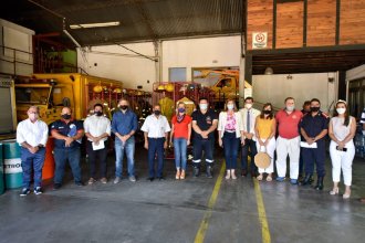 “Es la primera vez que tanta gente del gobierno provincial se acerca a un cuartel de bomberos”