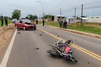 Fatal accidente en San José: un joven falleció al chocar un auto y una moto