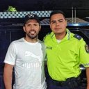<i>“Vamo a pescar”</i> : Kun Agüero pasó por Entre Ríos y se fotografió con policías