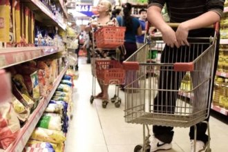 Revés para cadena de supermercados: es constitucional la ley que limita la exhibición de ultraprocesados