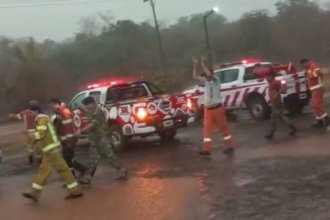 Los festejos de bomberos y brigadistas ante la llegada de lluvias a Corrientes