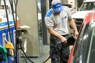 La semana comienza con aumentos: YPF también subió el precio de sus combustibles