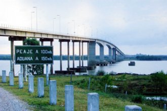 Argentino con prohibición de salida se arrojó del puente Artigas