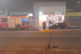 Se incendió un automóvil en concurrida avenida de Paraná