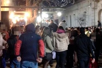 Disturbios y confusión frente a un pub en el centro de “La Histórica”