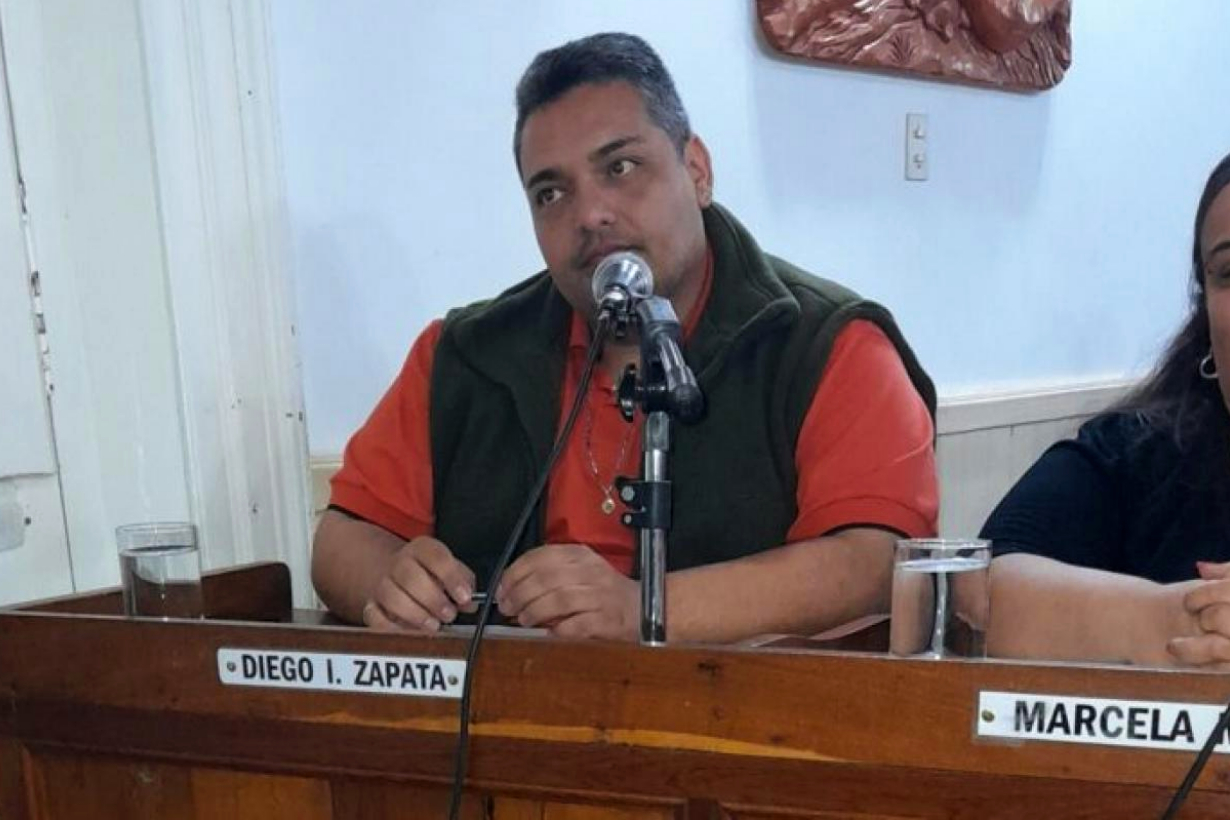 Zapata es concejal de la oposición en Tala.