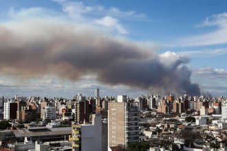 “No se puede respirar por el humo”: el intendente de Rosario reclamó por “la brigada que iba a establecer Entre Ríos”