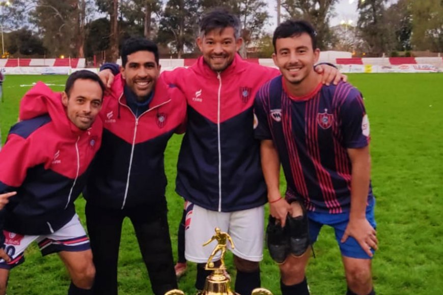 Campeones: Vercellino, Sánchez, Miño y Ramírez.