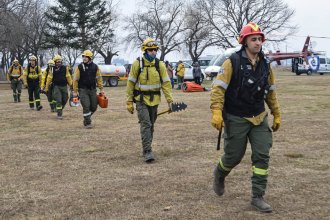 170 brigadistas continúan combatiendo los incendios en el delta del Paraná