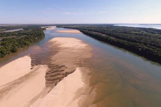 El río Paraná sigue bajando. Ya está por debajo del medio metro y aparecen nuevos bancos de arena