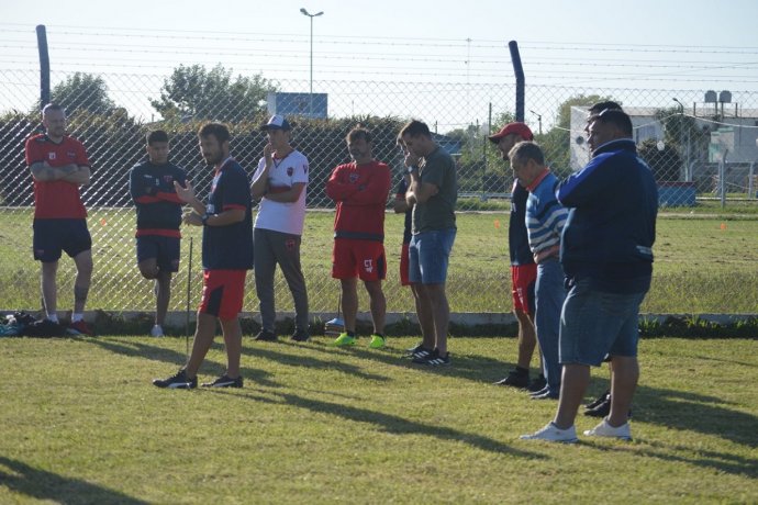 En zona de descenso, DEPRO y Juventud Unida cambian sus entrenadores