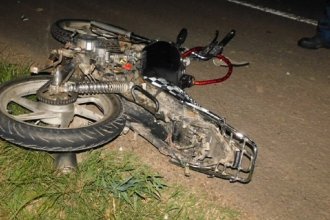 Motociclista murió al ser embestida por un camión en la autovía Artigas