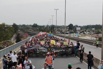 Tránsito cerrado en ambos sentidos del puente Victoria-Rosario, por la manifestación por los incendios