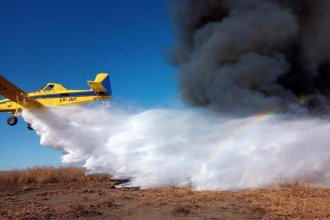 “Parece que te metés en el infierno”, dicen los intrépidos pilotos que combaten incendios en el Delta