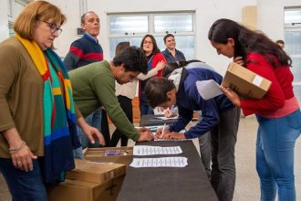 Con una nueva entrega en San José, el 75% de los estudiantes del departamento ya recibieron las netbooks del Estado
