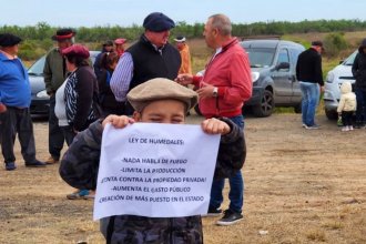 La protesta de productores, isleños y pescadores del delta entrerriano: “Hay fuego porque se quiere la ley de Humedales”