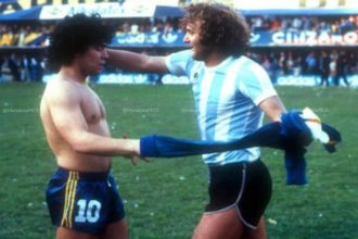 Desde Concordia recuerda su debut de la mano de Menotti, cuando Maradona le pidió la camiseta y su amistad con Coppola