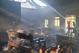 Devastador incendio arrasó con un salón de eventos
