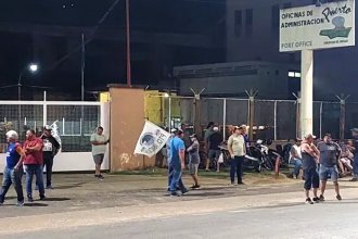 Trabajadores que bloqueaban el puerto uruguayense decidieron retirarse tras una intimación judicial