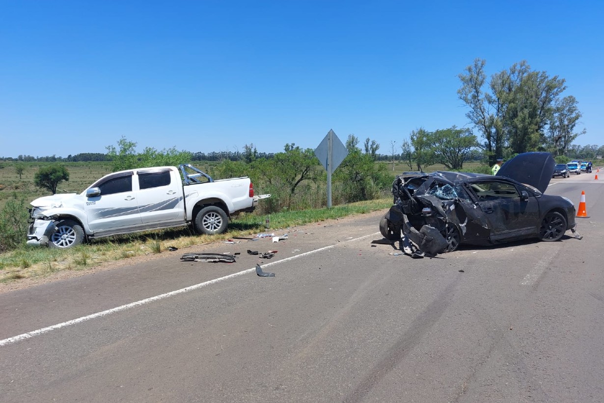 Son dos los heridos graves en el accidente entre un auto y una ...