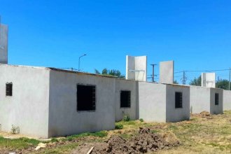 Con fondos provinciales, construyen 16 nuevas viviendas en Villa del Rosario