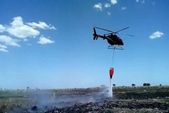 A préstamo, Santa Fe recibió de Entre Ríos un helicóptero con helibalde para combatir los incendios