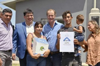 Bordet entregó 28 viviendas en Seguí y volvió a destacar el orden financiero de la provincia