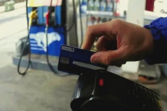 Estaciones de servicio deberán informar el cobro de tasas municipales sobre el precio del combustible