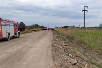 Tragedia en un camino vecinal: dos motociclistas perdieron la vida al chocar con un camión