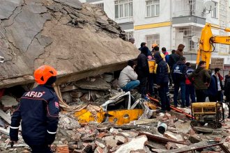 Centenares de muertos en Turquía y Siria tras un potente terremoto de magnitud 7,8