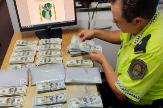 Operativo en 3 departamentos entrerrianos y persecución: detuvieron a un hombre que llevaba miles de pesos y dólares