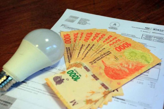 El gobierno nacional postergó los incrementos en boletas de luz y gas previstos para mayo