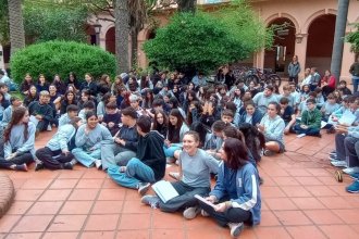 "¿Dónde está mi preceptor?": Alumnos del Colegio Nacional se suman a los reclamos docentes