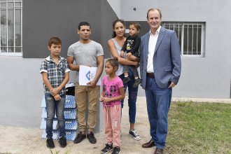 En localidad entrerriana, Bordet entregó 15 viviendas y anunció la construcción de 20 más