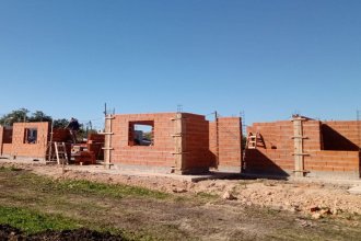 Autoridades del IAPV hicieron un repaso de las viviendas que se construyen para trabajadores municipales