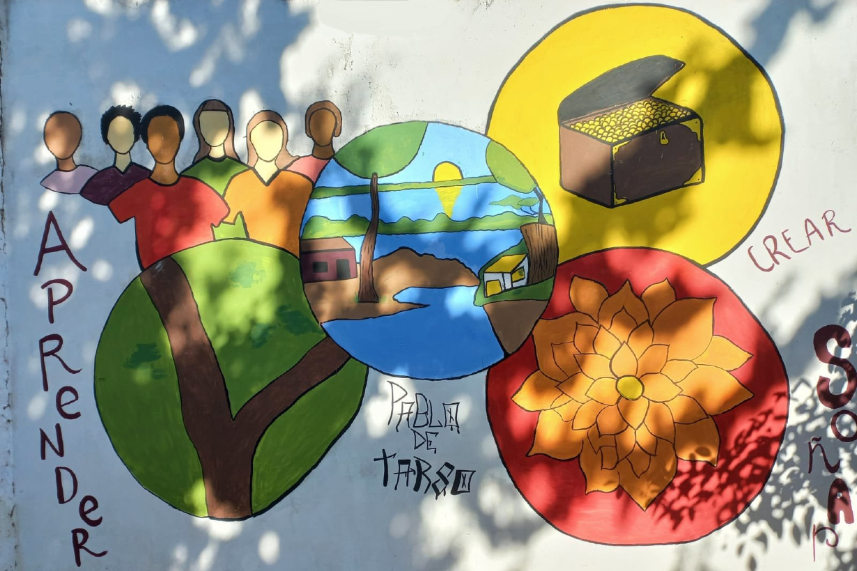 Un mural en la escuela Pablo Tarso.