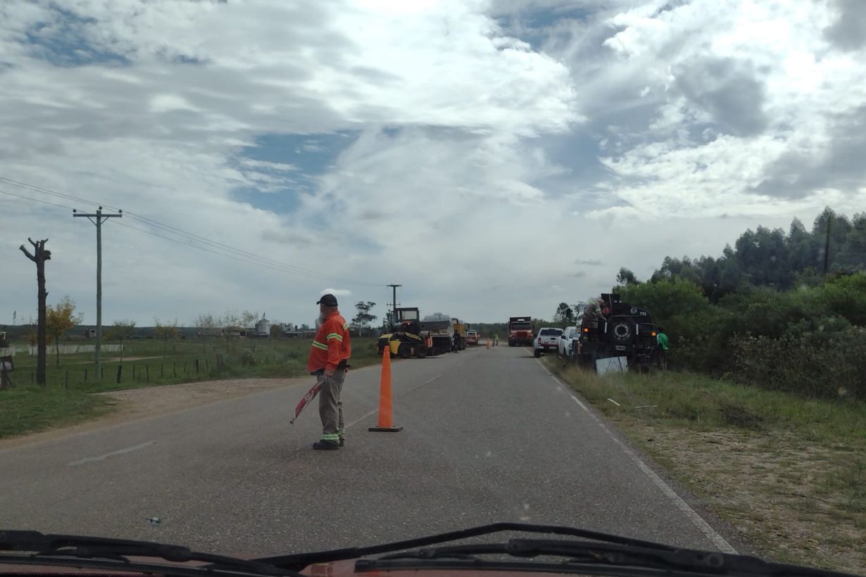 Tras reiterados reclamos, inician reparaciones en un tramo de la ruta 4 ...