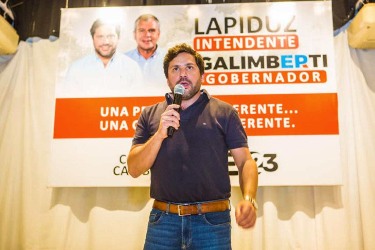 Lapiduz en pleno discurso de campaña.