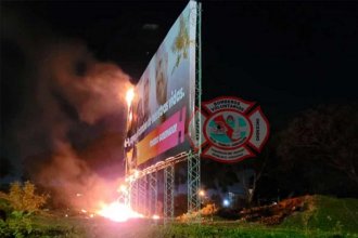 La Policía confirma que no hubo intención política en el incendio al cartel de Frigerio: “Fue un accidente”