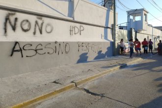 Con canciones y pintadas contra "Ñoño" Benítez, volvieron a pedir justicia por Luisina frente a la Unidad Penal