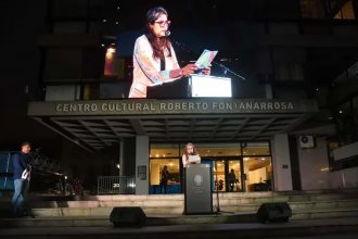 Entre “notas fluviales”, “entrada autobiográfica” y “anecdotario”, Selva Almada inauguró la Feria del Libro de Rosario